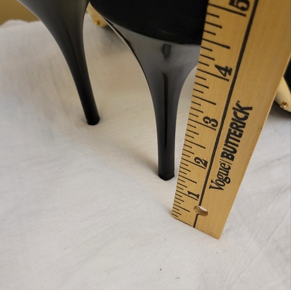 Louis Vuitton Black Suede Open Toe Ankle Booties Size 39/ US 8 - Picture 13 of 13